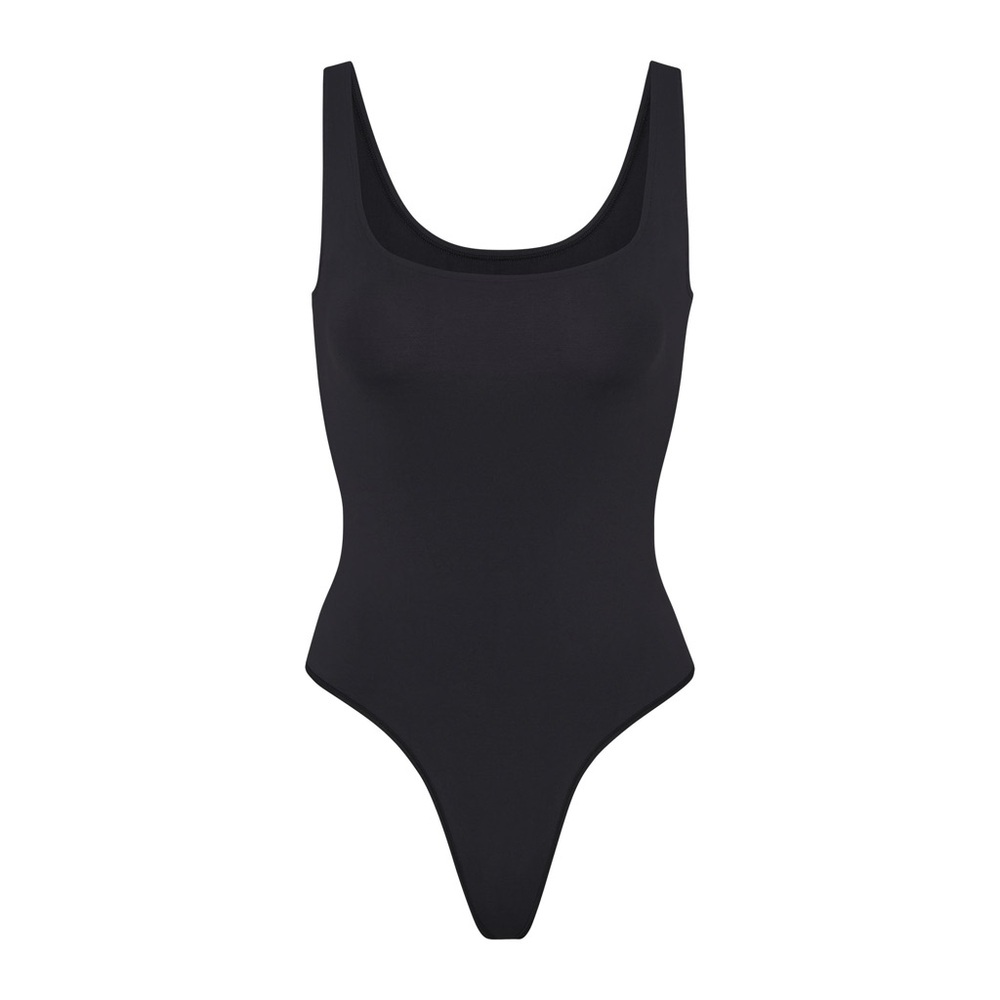 SKIMS soft smoothing seamless bodysuit